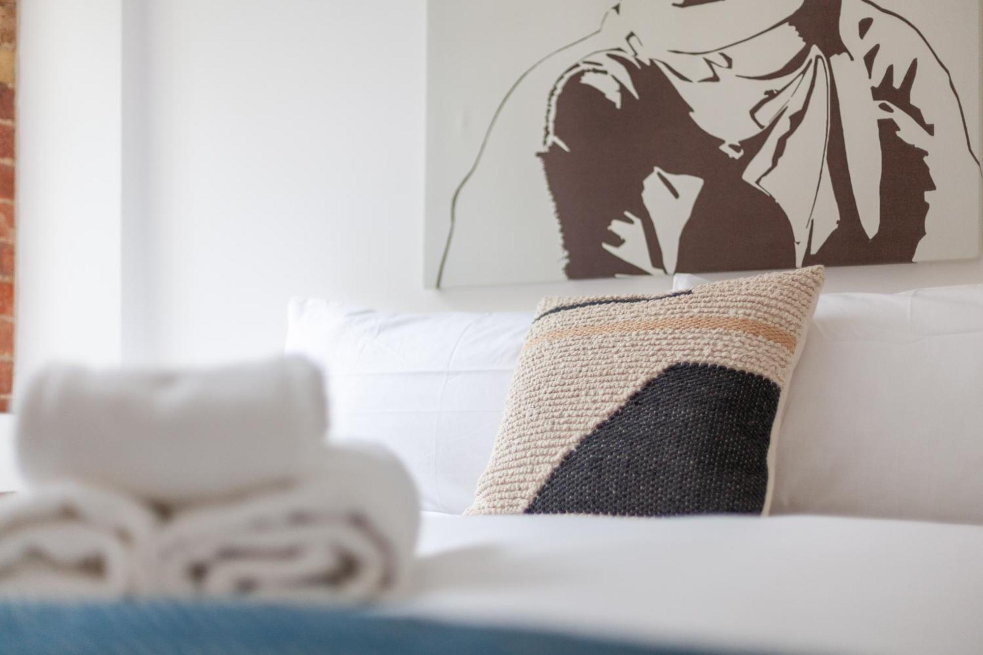 Elegance & Chic Design - 2-Bedroom Haven Londra Esterno foto