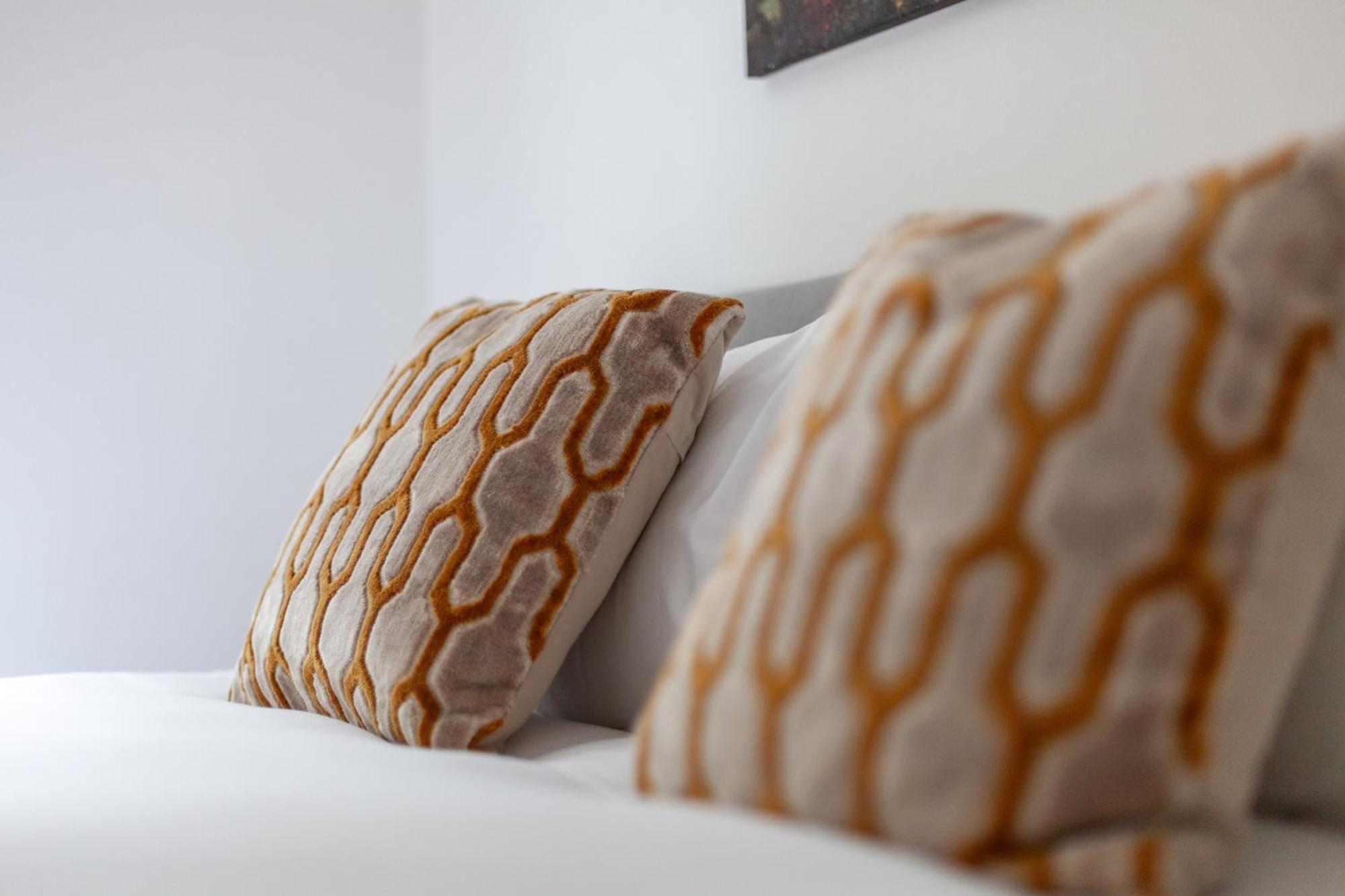 Elegance & Chic Design - 2-Bedroom Haven Londra Esterno foto
